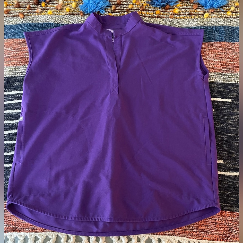 FIGS Rafaela XS scrub top
